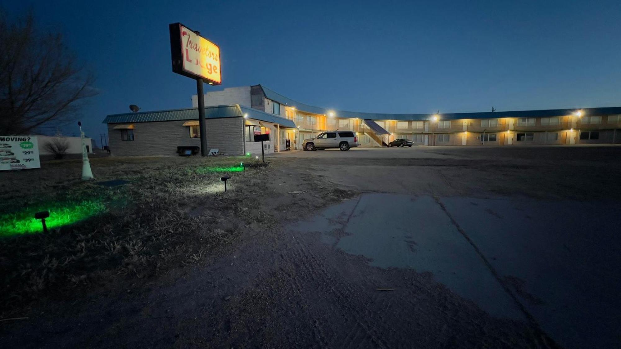 Travelors Lodge Motel & Rv Park Us-287&Us-96 Eads Екстер'єр фото